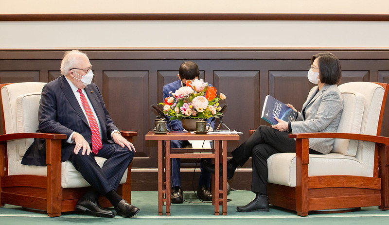 Presiden Tsai Ing-wen bertemu dengan Dr. Verner, sebuah think tank tradisional Amerika.  Sumber foto : Istana Presiden